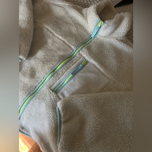 GAP SHERPA SIZE MEDIUM NEVER WORN - Picture 2 of 4